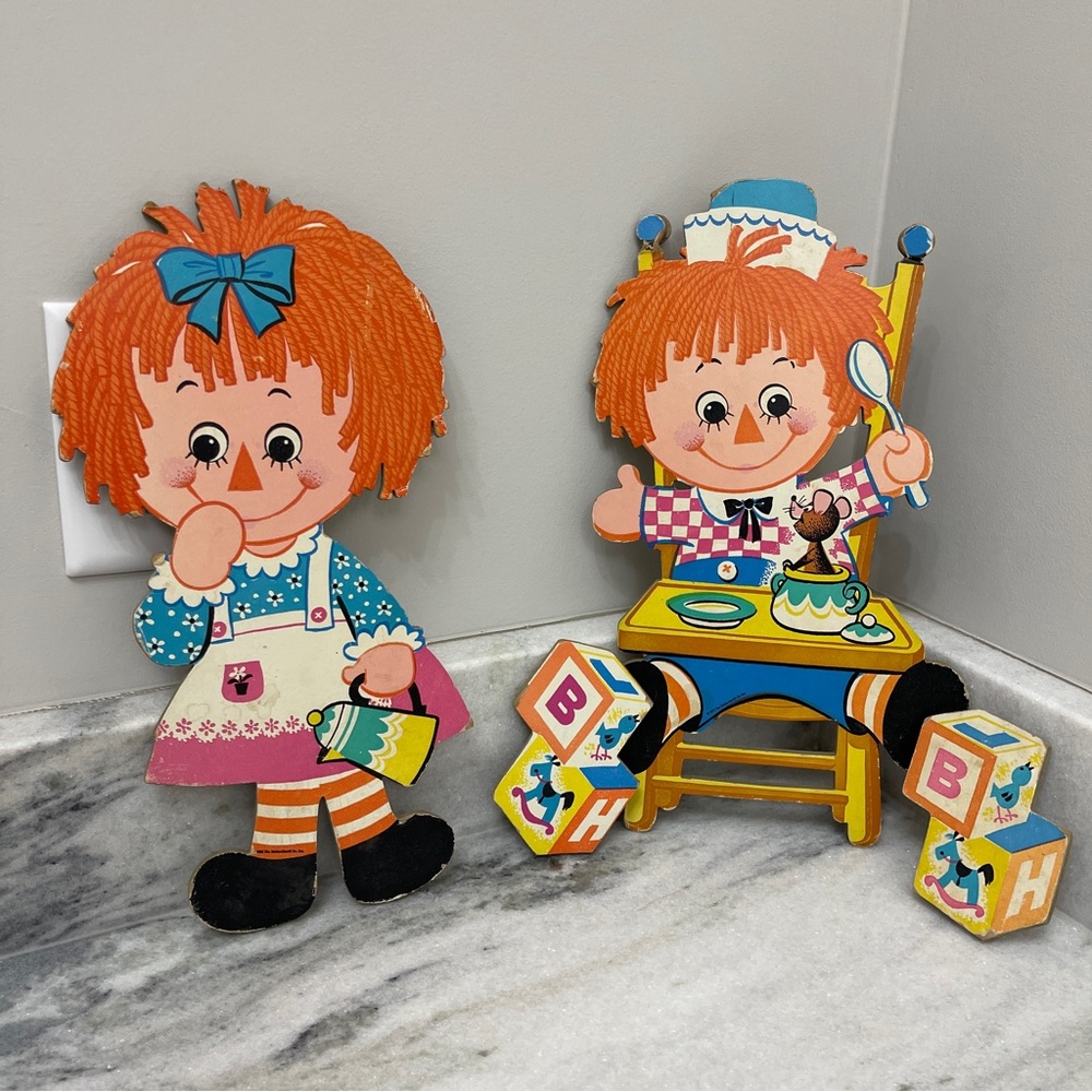 VINTAGE 1972 RAGGEDY ANN & ANDY CHILDRENS BEDROOM WALL HANGING TOY DECORATIONS